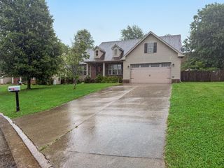 1037 Ashlyn Dr, Mount Sterling, KY 40353