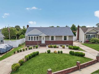 2580 1st Avenue, East Meadow, NY 11554