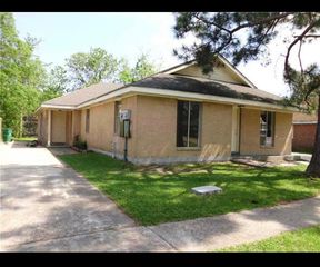 294 Meadows Dr #294, Destrehan, LA 70047