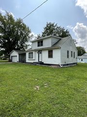 124 N  Meridian St, Ladoga, IN 47954