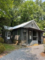 62 S  River Rd, Sylva, NC 28779