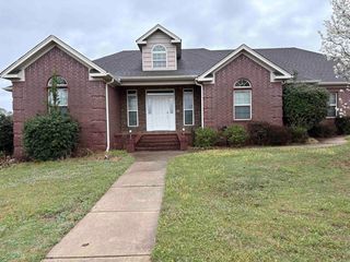 1705 Poteete Dr, Conway, AR 72034