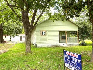 242 Coulter St, Joaquin, TX 75954