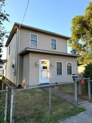 328 E  Chestnut St, Covington, VA 24426