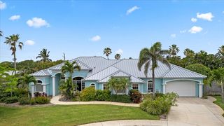 142 Cambridge Ct, Indialantic, FL 32903