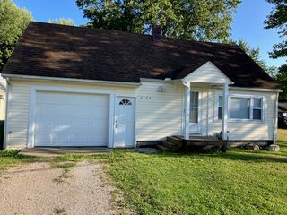 6136 Lake Rd W, Ashtabula, OH 44004