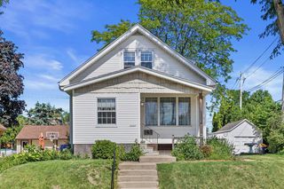 2226 S 90th STREET, West Allis, WI 53227