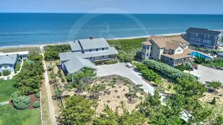 1 3rd Ave, Southern Shores, NC 27949