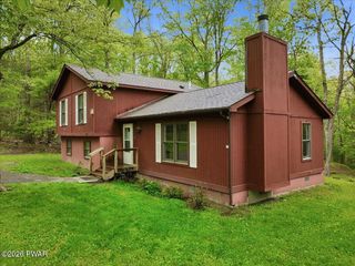 124 Pine Tree Rd, Shohola, PA 18458