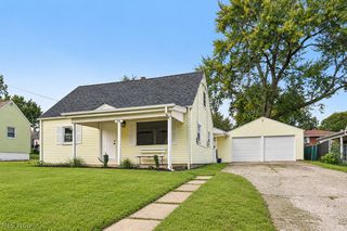 208 S  Roanoke Ave, Youngstown, OH 44515
