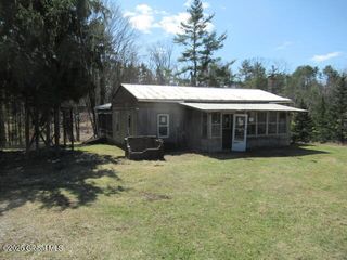 37 Warren Cemetery Road, Hoosick Falls, NY 12090