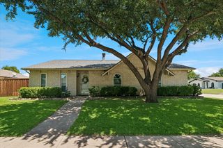 4900 Avery Cir, The Colony, TX 75056