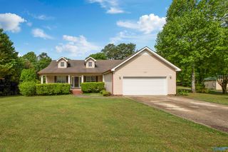 1410 Ponderosa Ave, Guntersville, AL 35950