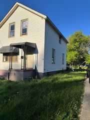 1714 Levern St, Flint, MI 48506