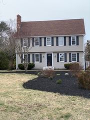 5 Squire Ave, Mansfield, MA 02048