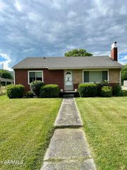 1807 Winchester Ave, Middlesboro, KY 40965