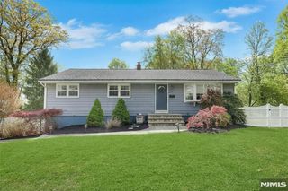 7 S  1st St, Park Ridge, NJ 07656