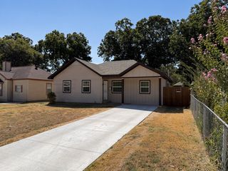 1205 Oak St, Grand Prairie, TX 75050