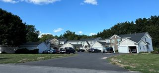 8002 Green Meadow Ct, Jenison, MI 49428