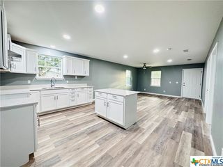 108 Burt St, Yoakum, TX 77995