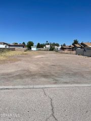 Fresno Dr, El Paso, TX 79907