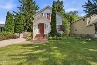 211 S  10th St, Saint Clair, MI 48079