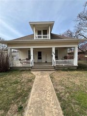 320 N  Liberty St, Cherryvale, KS 67335