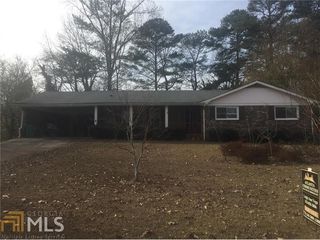 3885 Lauada Dr, Douglasville, GA 30135