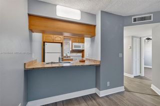908 Twin Lakes Dr #8-C, Coral Springs, FL 33071