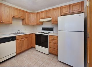 292 Grove St #22A, Auburndale, MA 02466