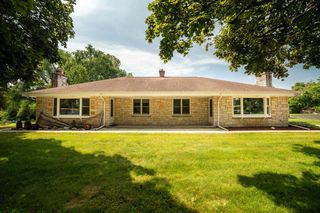 13333 West Cleveland AVENUE #13335, New Berlin, WI 53151
