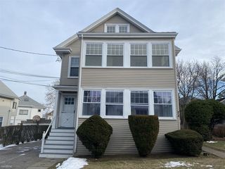 20 Carver Rd E, Watertown, MA 02472