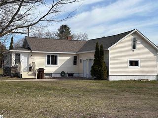 1130 Dandy St, Cadillac, MI 49601