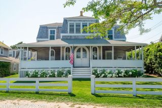 21 Ocean Ave, Nantucket, MA 02554