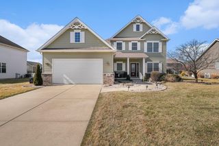 745 Huey Dr, Crown Point, IN 46307