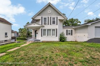 413 Walnut St, Blakely, PA 18452