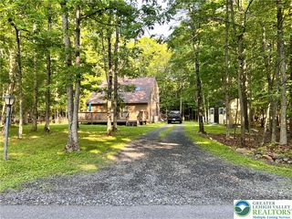 118 Starlight Dr, Effort, PA 18330