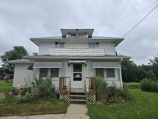 3235 110th St, Waucoma, IA 52171