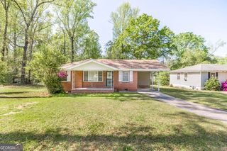 2815 Horseshoe Dr, Macon, GA 31211