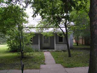 328 S  Weaver St, Hesston, KS 67062