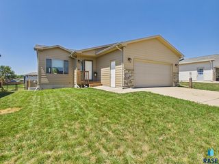 6209 N  Seubert Ave, Sioux Falls, SD 57104