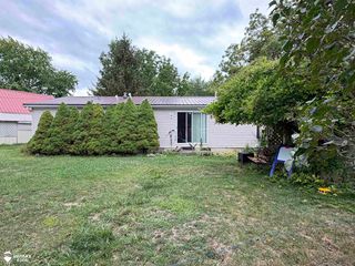 9387 Lake Pleasant Rd, Clifford, MI 48727