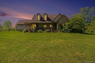 2049 W  Ray Rd, Fenton, MI 48430