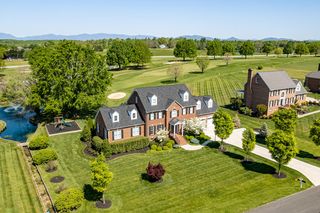 1048 N  Fairway Dr, Forest, VA 24551