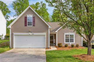 1262 Brownsfield Ct, High Point, NC 27262