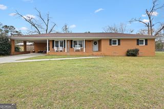 280 S  Lewis St, Metter, GA 30439