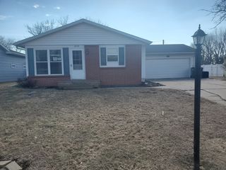 2239 13th Ave S, Clinton, IA 52732