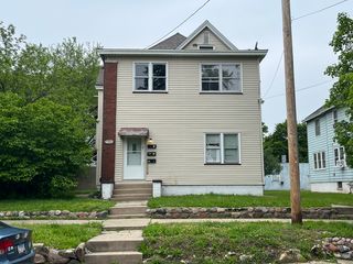 1103 N  Douglas St #3, Peoria, IL 61606