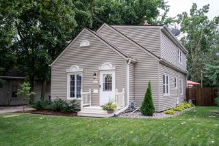 6621 West Howard AVENUE, Milwaukee, WI 53220