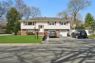 201 Rockland Ave, River Vale, NJ 07675